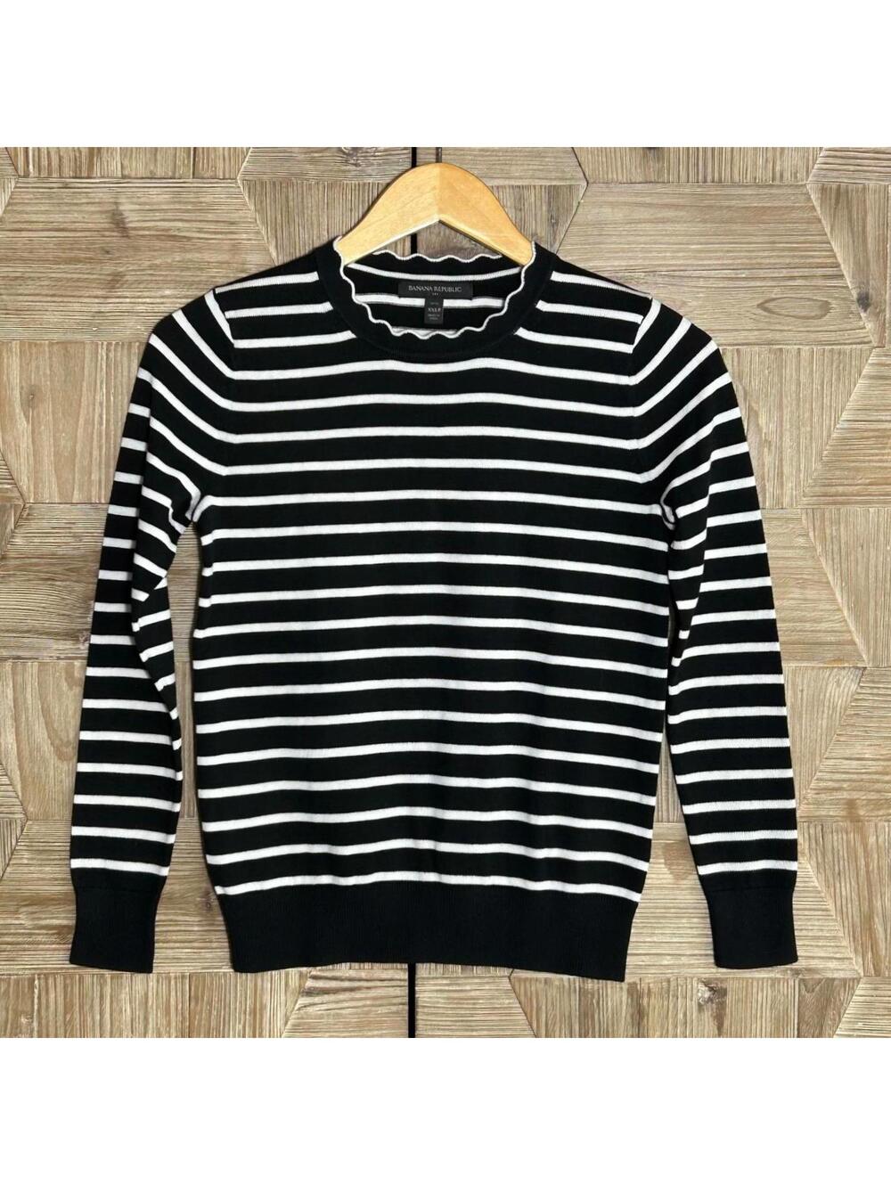 Banana Republic Black White Striped Knit Sweater Women's XXS Scalloped Crew Neck